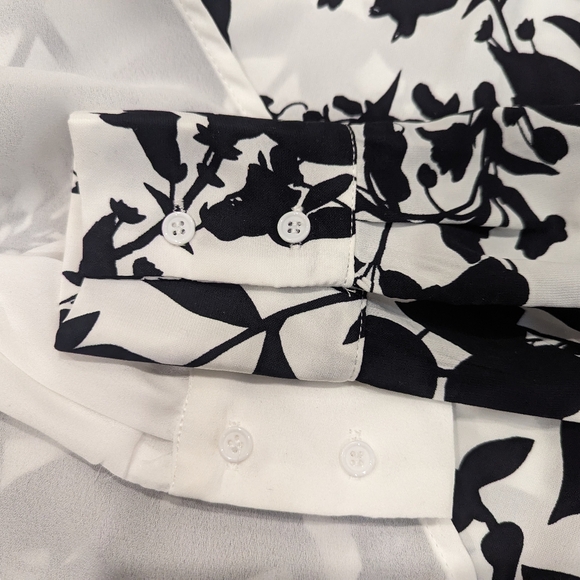 NWT Black and White Floral Semi-Sheer Blouse by Ovi - Picture 4 of 6